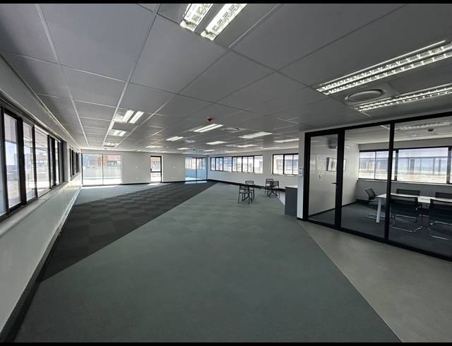 238M² OFFICE TO LET IN SANDTON CENTRAL